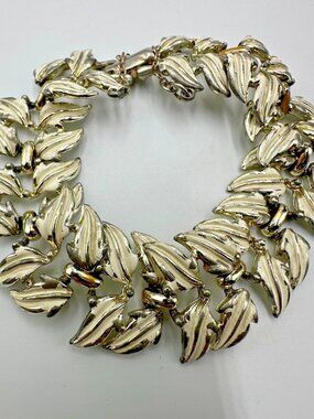 Vintage Coro Bracelet Leaf Link Silver Tone White Enamel Safety Chain 7.5"